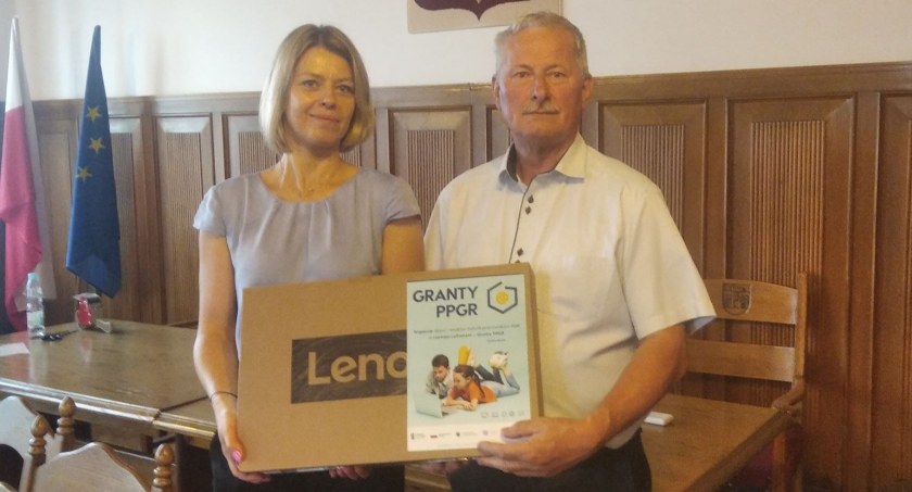 Bezpłatne laptopy i komputery czekaja na właścicieli. Foto: Autor