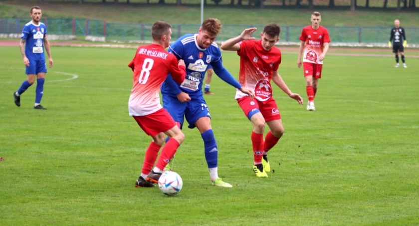 Łukasz Chruścicki (w środku) ustrzelił dziś hat-tricka (fot. Sławomir Wojciechowski)