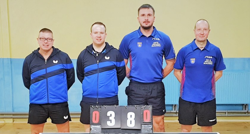 Zwycięska ekipa Gwiazdy - stoją od lewej: Michał Wojewódka, Adam Wasilewski, Jakub Otto i Maciej Rakowicz (fot. nadesłane)