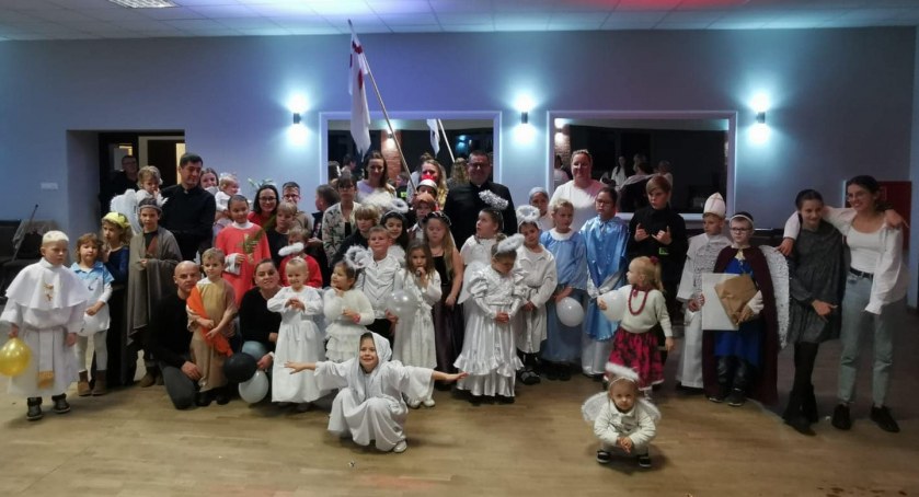 Zdjęcia: Stowarzyszenie „Ramię w ramię”
