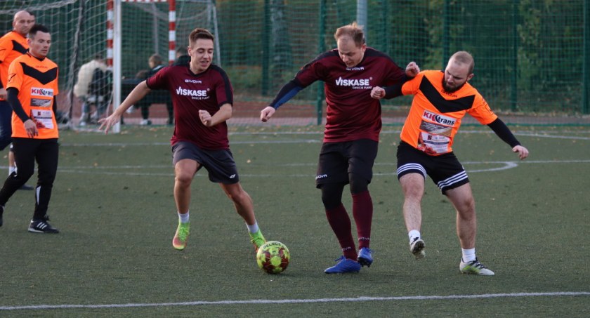 Kadr z meczu Olimpia Drzycim - Viskase Świecie (9:2)