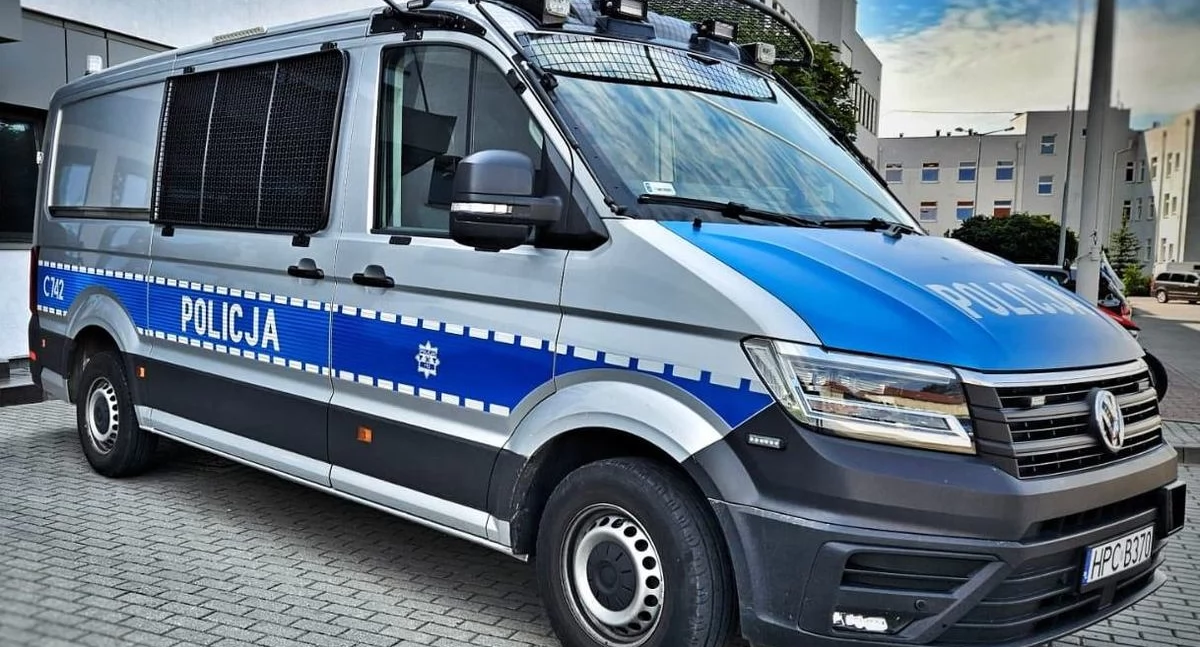 Akcja policji, Działania bydgoskiej prewencji Policjanci wspomagają funkcjonariuszy Świecia - zdjęcie, fotografia