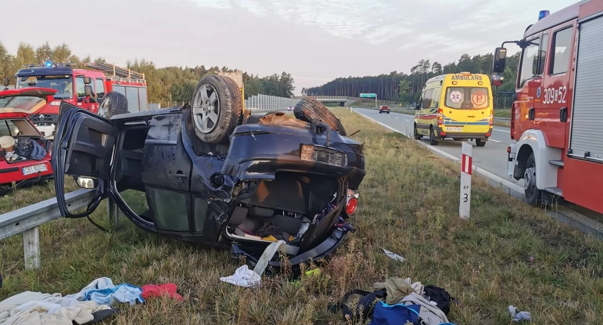 Wypadek drogowy, Wypadek trasie Świecie Bydgoszcz Cztery osoby trafiły szpitala - zdjęcie, fotografia