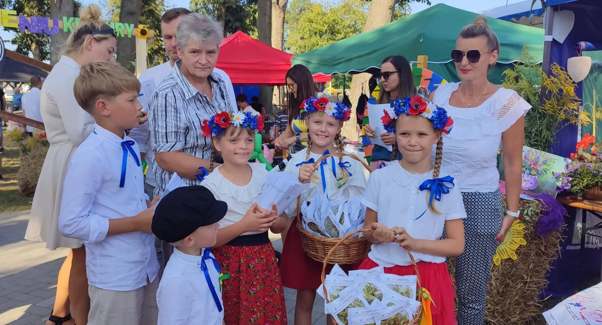 Dożynki, festyny i pikniki, Dożynki potańcówka Lnianie było ubiegłą sobotę [ZDJĘCIA] - zdjęcie, fotografia