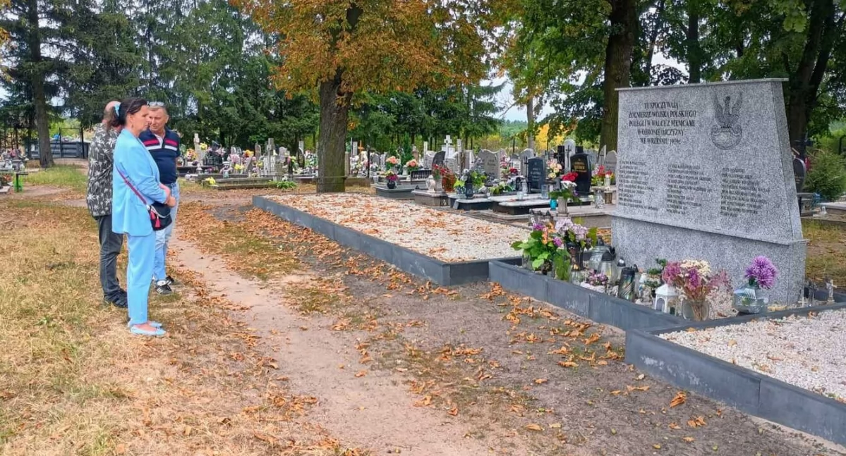 Historia, Remonty mogił zakończone Dokonano odbioru zadań - zdjęcie, fotografia