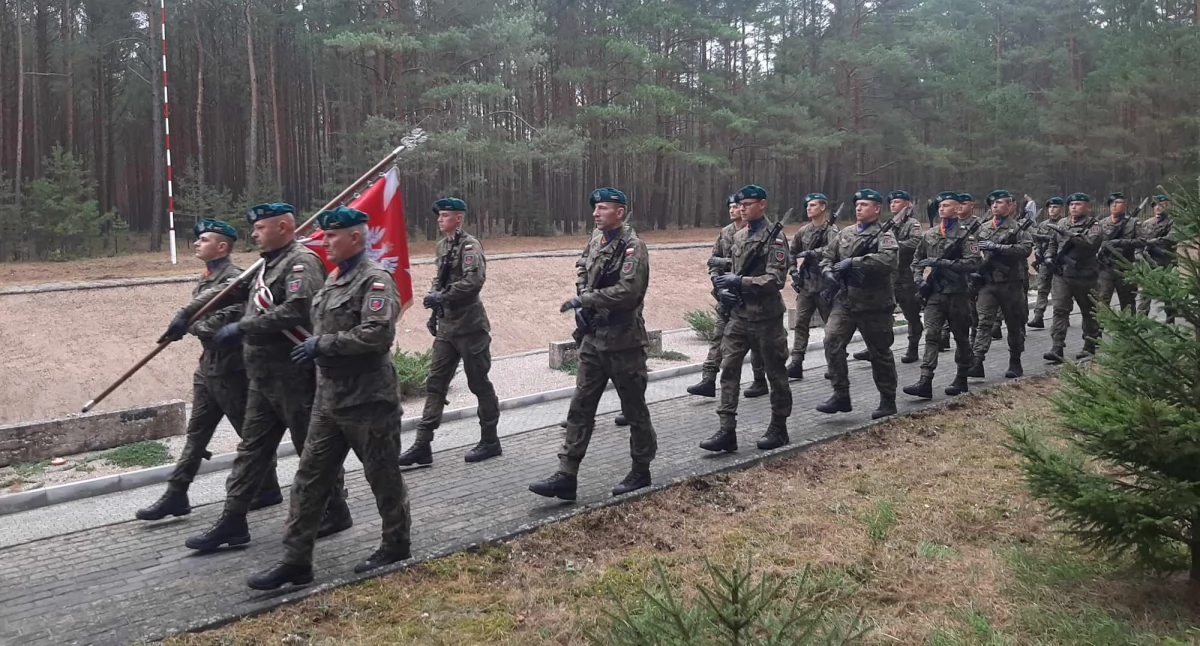Uroczystości, święta i obchody, Pamięć pomordowanych Uroczystości patriotyczno religijne Mniszku [ZDJĘCIA] - zdjęcie, fotografia