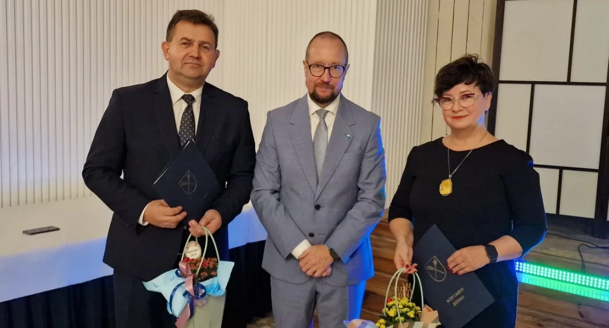 Edukacja, Nauczyciele gminy Jeżewo docenieni okazji Edukacji Narodowej - zdjęcie, fotografia