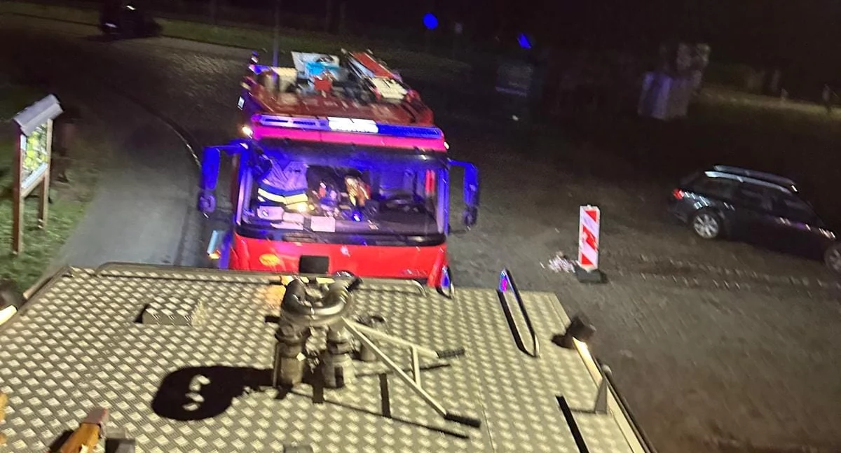 Pożar, Pożar Tleniu Nocna akcja strażaków - zdjęcie, fotografia