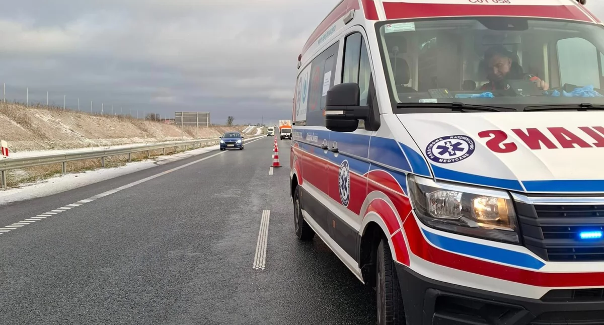 Wypadek drogowy, Kolizja drodze wypadło drogi - zdjęcie, fotografia