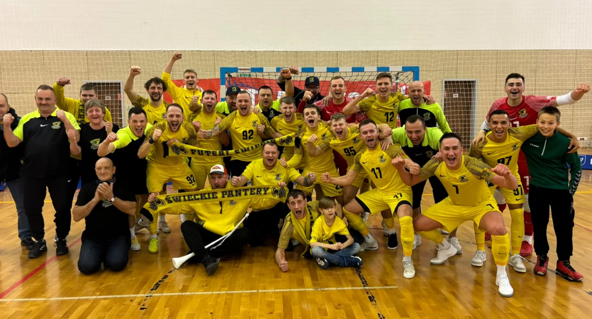 Piłka nożna, futsalu Świecia bramek Poznaniu - zdjęcie, fotografia
