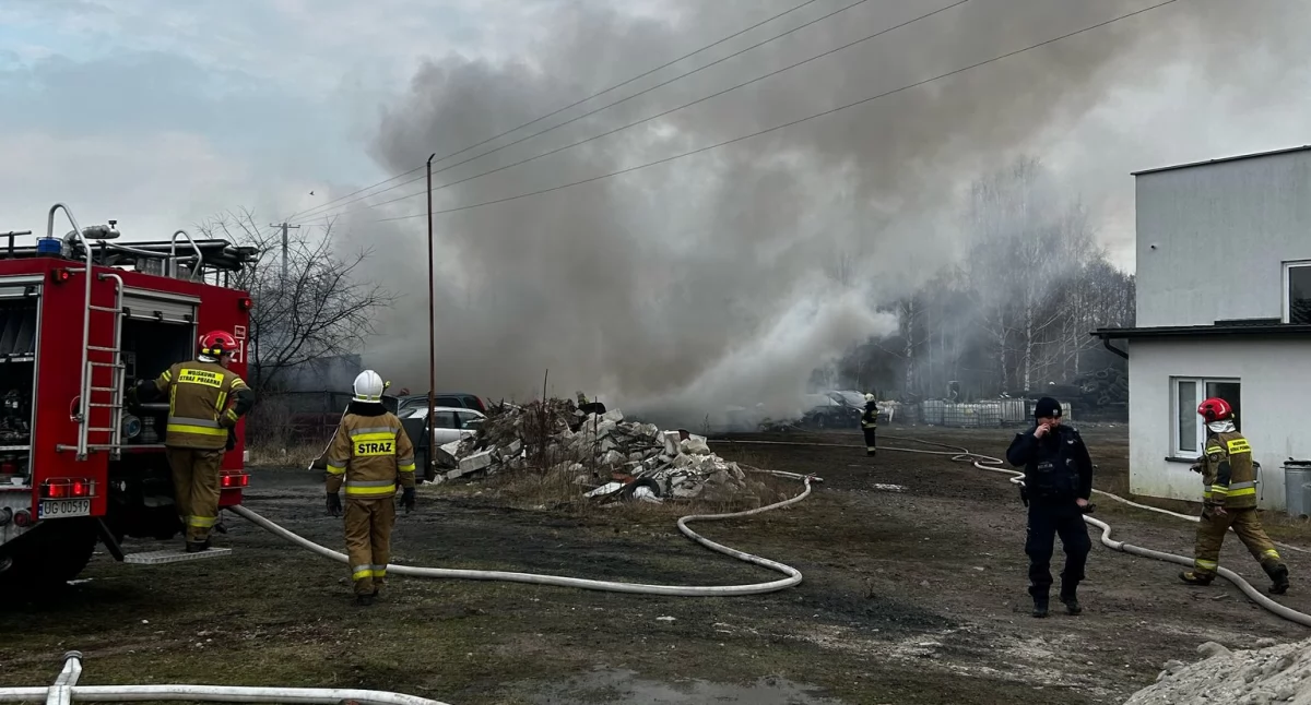 Pożar, Kłęby widziane były daleka Pożar wybuchł drodze krajowej - zdjęcie, fotografia
