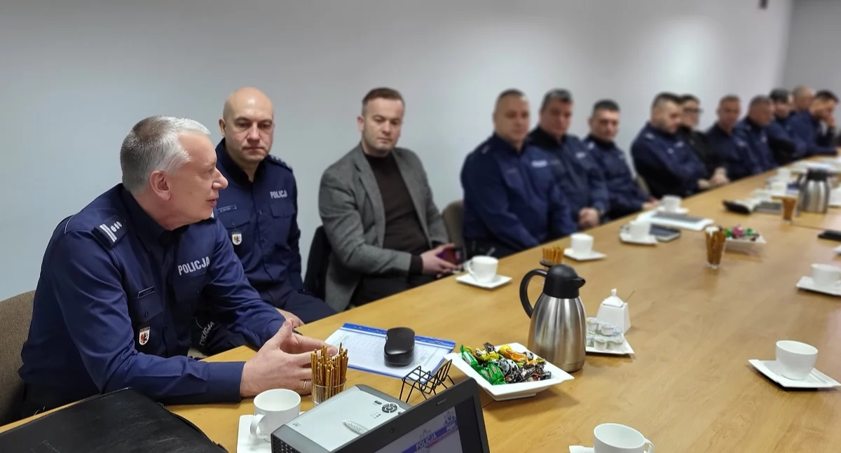 Akcja policji, Podsumowanie pracy policjantów Świecia liczby statystyki - zdjęcie, fotografia