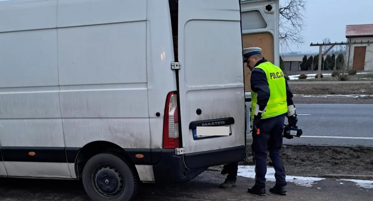 Akcja policji, Pojazdy ciężarowe autobusy lupą Akcja służb całym województwie - zdjęcie, fotografia