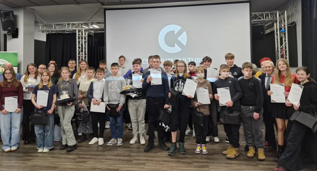 Edukacja, Konkurs chorągiew Zbysława Budzyńskiego” Dębicki zwycięża - zdjęcie, fotografia