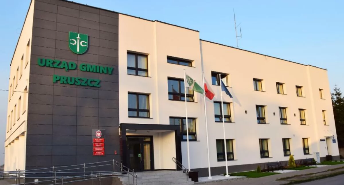 Interwencja, Siedziba „Błysku” Pruszczu zmienić lokalizację punktem przeładunkowym odpadów - zdjęcie, fotografia