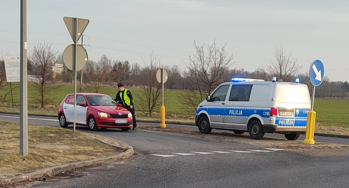 Piraci drogowi, osób dmuchało alkomat Wpadł rowerzysta - zdjęcie, fotografia