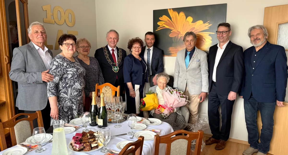 Jubileusz, Stanisławy Pszczolińskiej Jubilatkę odwiedzili samorządowcy regionu - zdjęcie, fotografia
