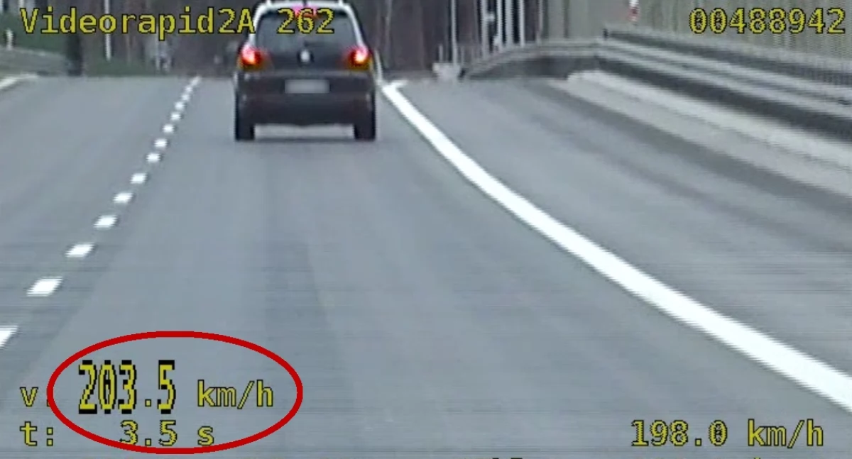 Piraci drogowi, Jechał ponad Podróż przerwali policjanci - zdjęcie, fotografia