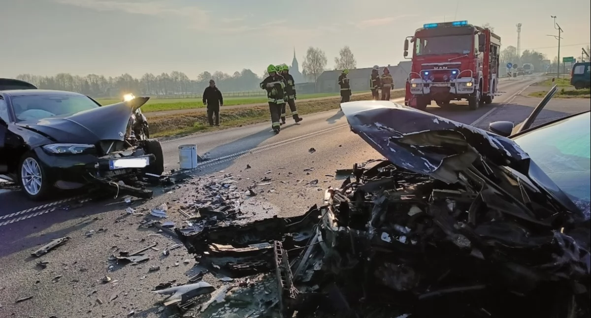 Wypadek drogowy, Poważny wypadek trasie Tuchola Świecie Droga była zablokowana - zdjęcie, fotografia