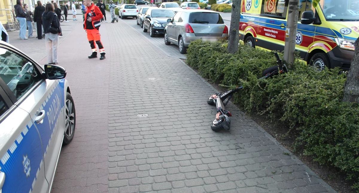 Wypadek drogowy, Wypadek hulajnodze elektrycznej Świeciu osoby zostały zabrane szpitala - zdjęcie, fotografia