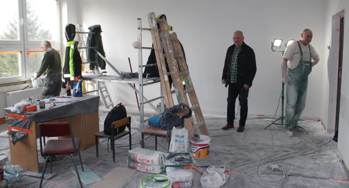 Inwestycje, remont Szkoły Podstawowej Drzycimiu przeznaczono ponad - zdjęcie, fotografia