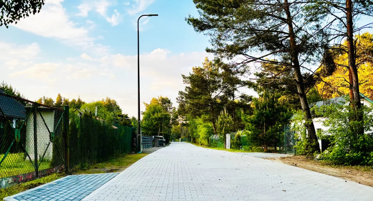 Inwestycje, Sulnówku mają nową pieszo jezdnię Koszt prawie pół miliona - zdjęcie, fotografia