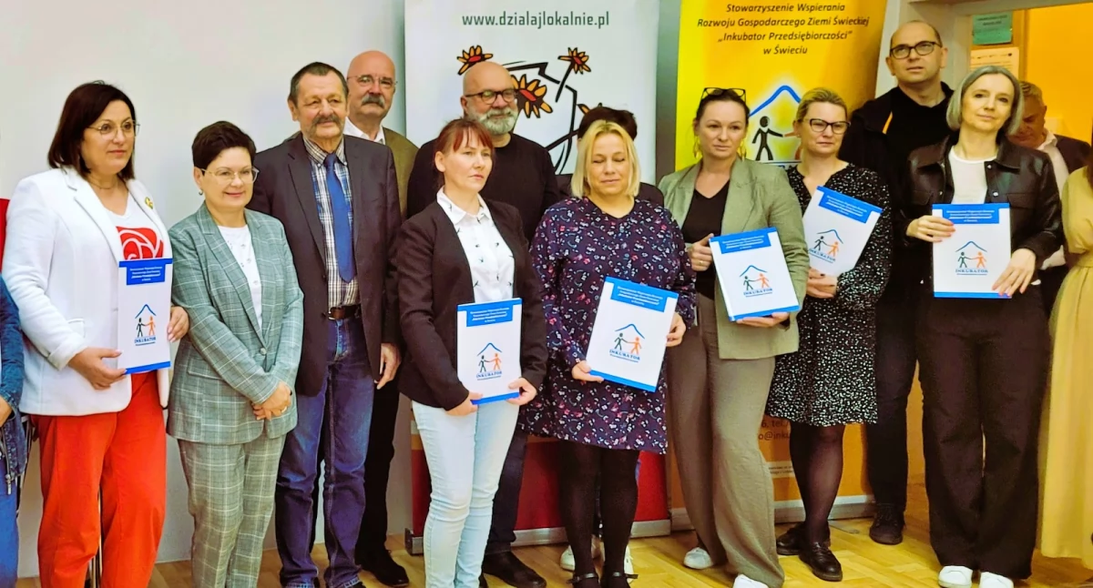 Środowisko, Dotacja stowarzyszenia Bukowca realizację projektu „Myślimy ekologicznie” - zdjęcie, fotografia