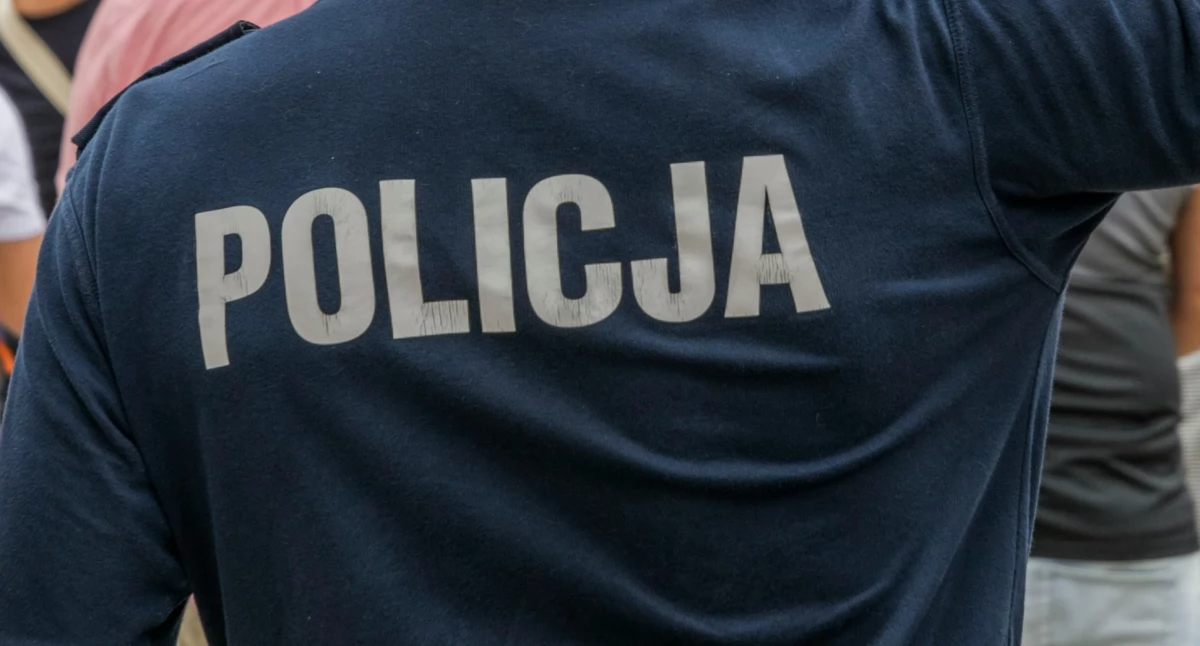 Akcja straży, Mężczyzna wpadł stawu udało uratować - zdjęcie, fotografia