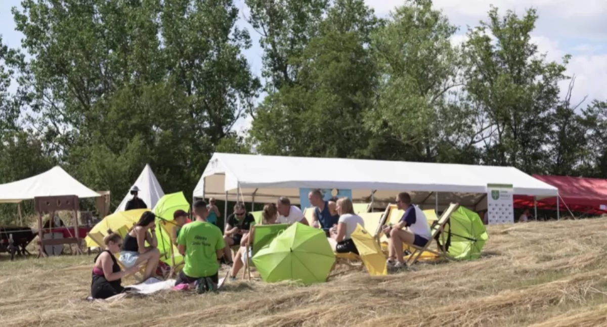 Dożynki, festyny i pikniki, Piknik kocyku Topolnie Talerzyku Wyjątkowe wydarzenie wyjątkowym miejscu - zdjęcie, fotografia