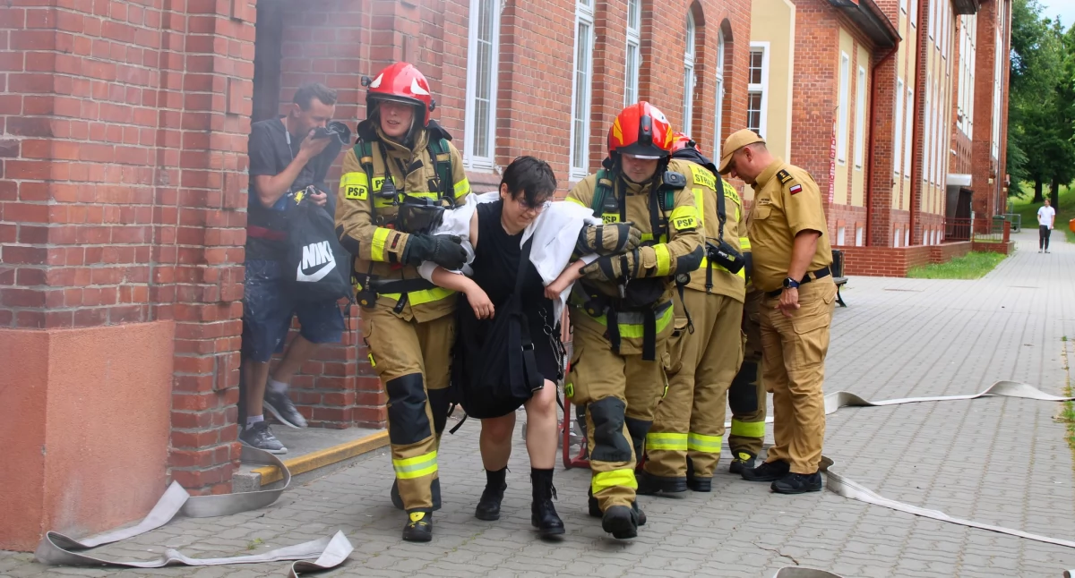 Pożar, Przerwana sesja Powiatu Świeckiego Przeprowadzono próbną ewakuację - zdjęcie, fotografia