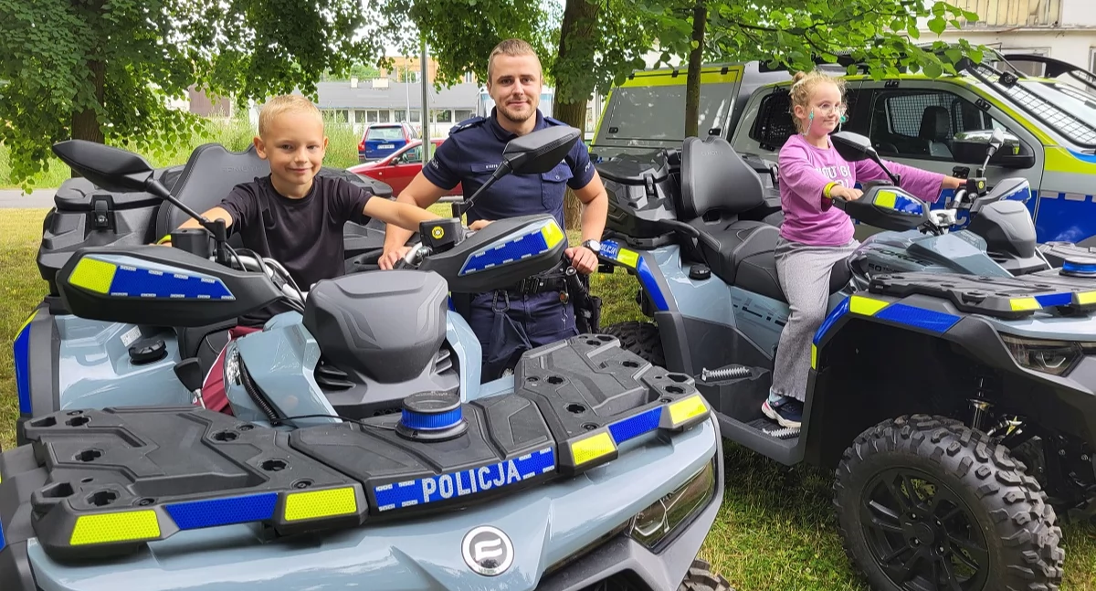 Dożynki, festyny i pikniki, Policjanci pracownicy zorganizowali piknik Świeciu Atrakcji brakowało [ZDJĘCIA] - zdjęcie, fotografia