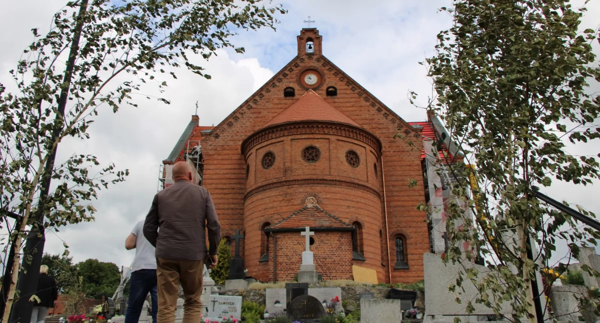 Inwestycje, Prace remontowe kościele parafialnym Drzycimiu Dokonano częściowego odbioru - zdjęcie, fotografia