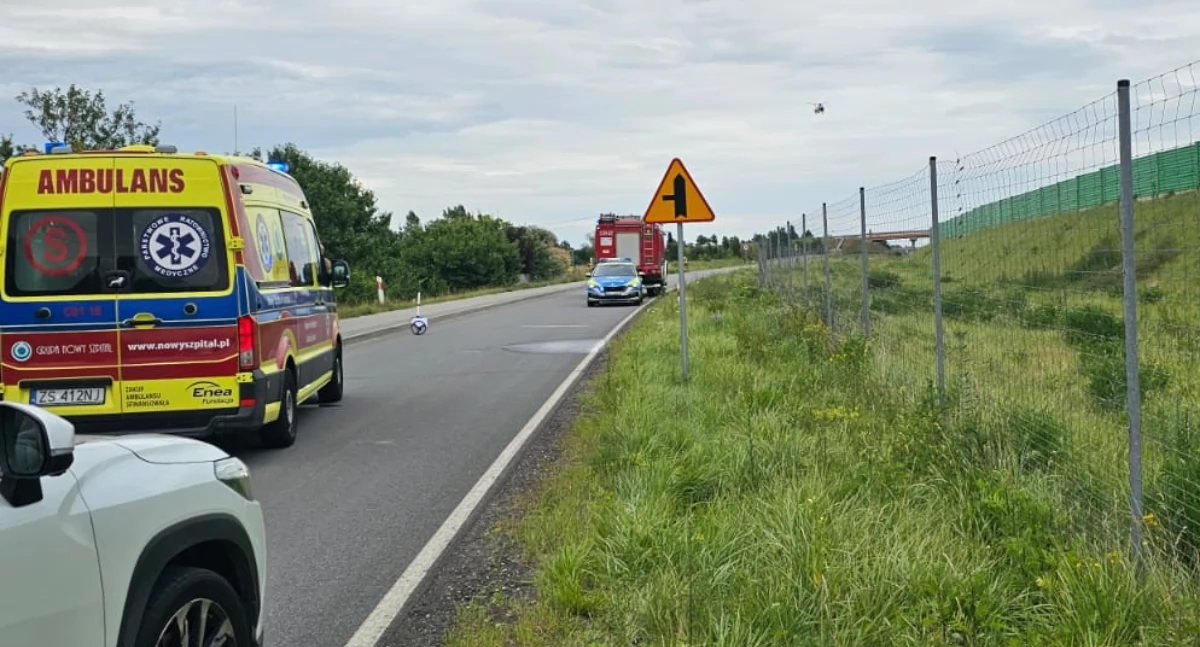 Wypadek drogowy, Tragiczny skutkach wypadek żyje latek - zdjęcie, fotografia