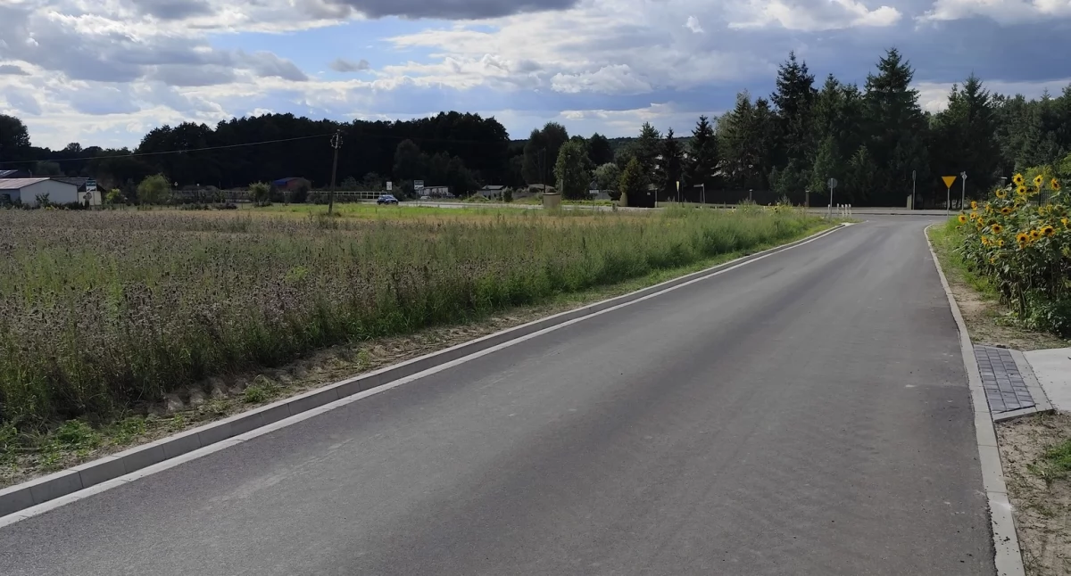 Inwestycje, Kolejna inwestycja drogowa gminie Świecie zakończona nawierzchnia - zdjęcie, fotografia