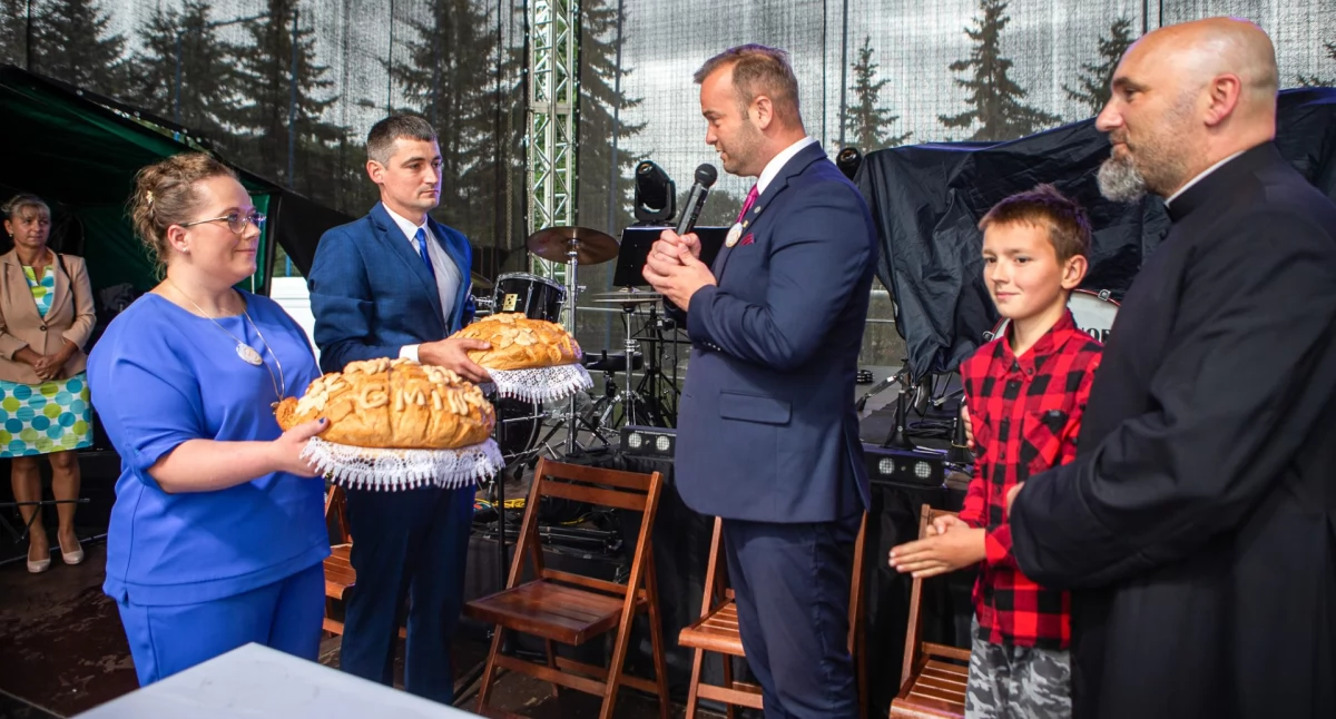 Dożynki, festyny i pikniki, Wiąg gościł uczestników dożynek Rolnicy dziękowali plony [ZDJĘCIA] - zdjęcie, fotografia
