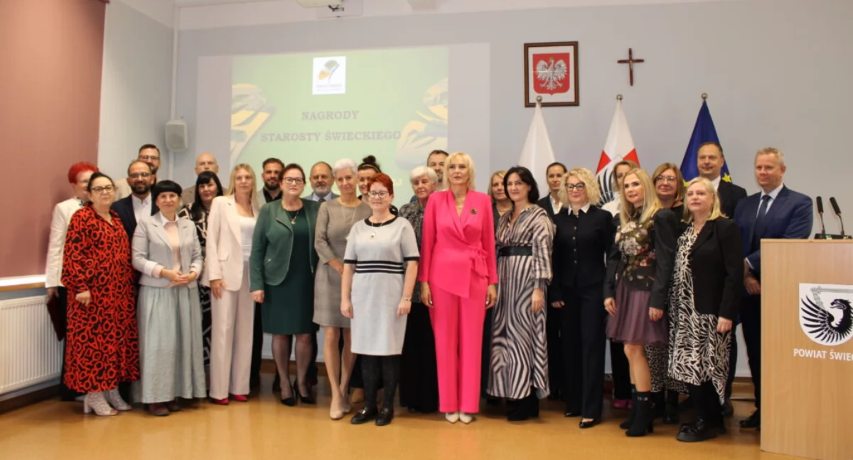Edukacja, Nauczyciele powiatu świeckiego docenieni Otrzymali Nagrody Starosty - zdjęcie, fotografia