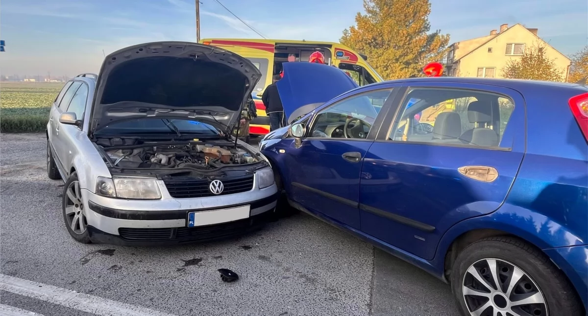 Wypadek drogowy, Wypadek Pruszczu Jedna osoba została poszkodowana - zdjęcie, fotografia