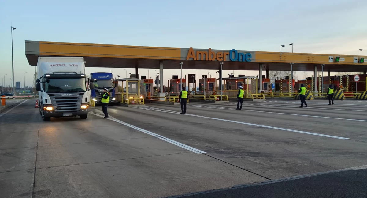 Akcja policji, Ogromna akcja policji Wypiłeś kłopoty - zdjęcie, fotografia