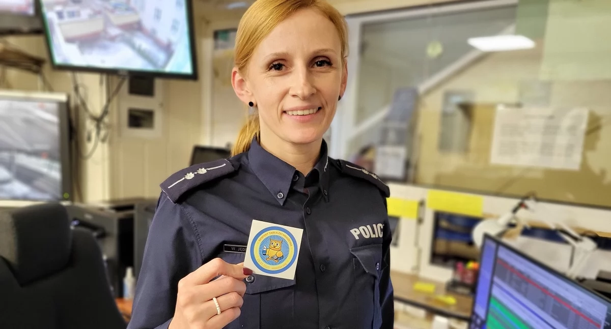 Edukacja, Uczniowie przepytywali tabliczki mnożenia wypadła policjantka - zdjęcie, fotografia