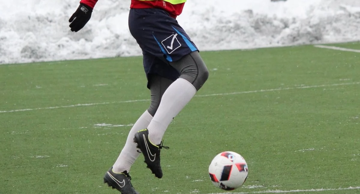 Piłka nożna, Świecie zakończyła porażką wygląda aktualna sytuacja tabeli - zdjęcie, fotografia