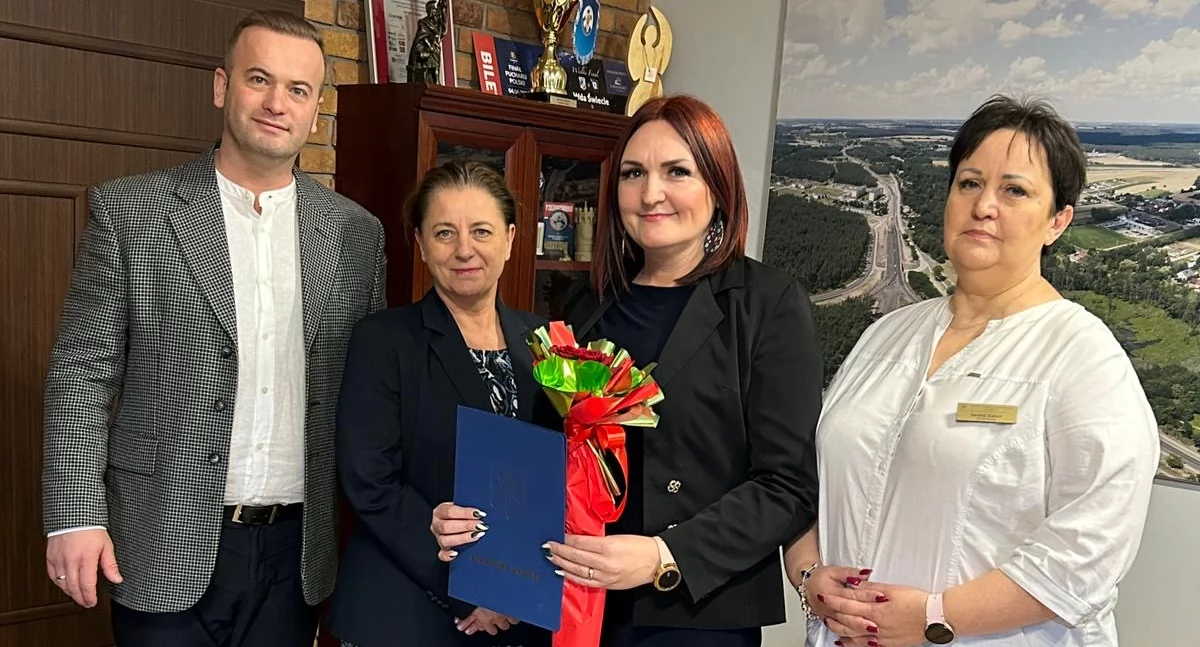 Edukacja, Furmaga nauczycielem mianowanym Złożyła ślubowanie - zdjęcie, fotografia