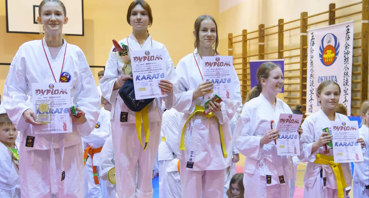 Karate, Udany start świeckich zawodników turnieju karate Przywieźli Grudziądza worek medali - zdjęcie, fotografia