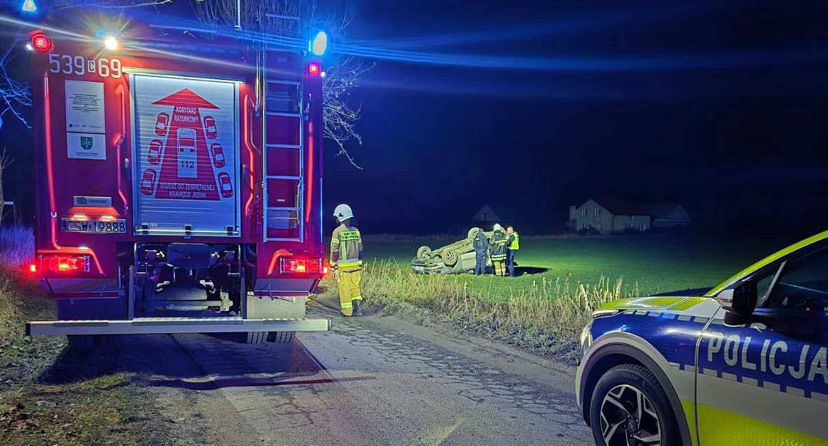 Wypadek drogowy, gminie Pruszcz dachował samochód osobowy Konieczna była interwencja służb - zdjęcie, fotografia