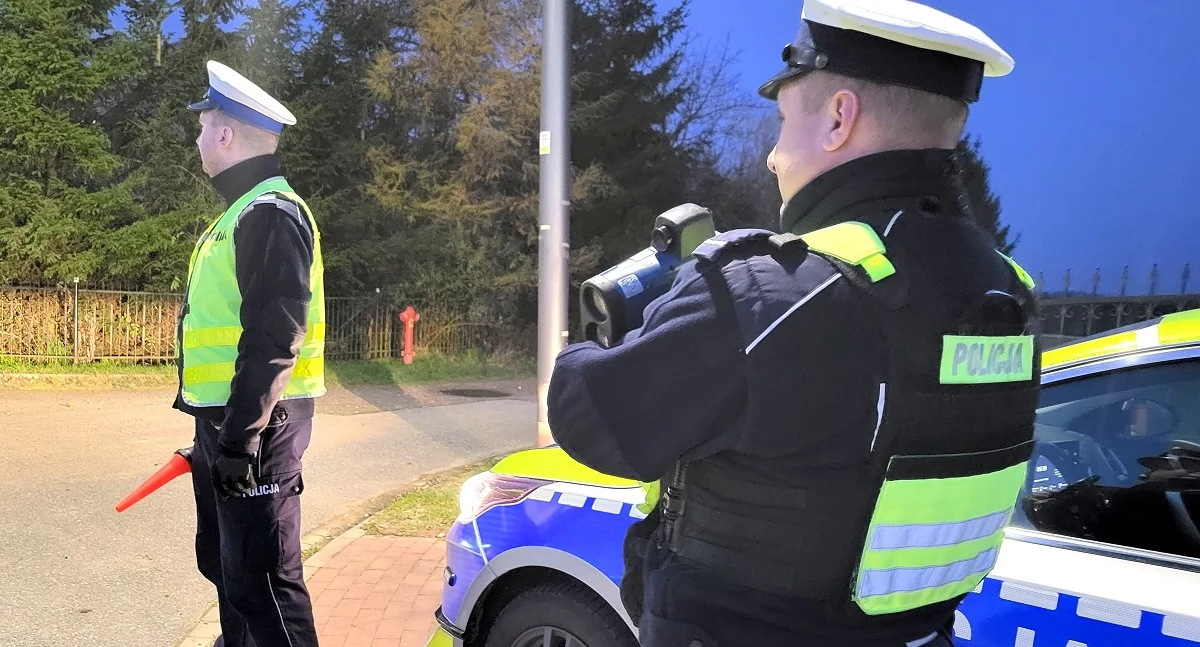 Akcja policji, Okres świąteczno noworoczny drogach powiatu Spodziewaj więcej patroli - zdjęcie, fotografia