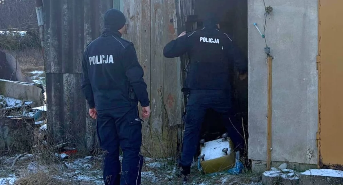 Akcja policji, Każda informacja może przyczynić uratowania czyjegoś zdrowia nawet życia! Niektórym ciężko przetrwać okres zimowy - zdjęcie, fotografia