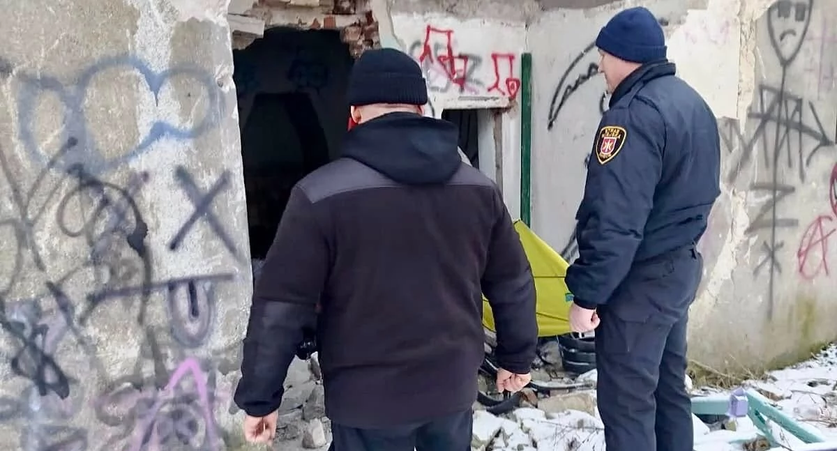 Pomoc potrzebna, Straż Miejska codziennie sprawdza miejsca których mogą przebywać osoby bezdomne Mróz ogromne zagrożenie - zdjęcie, fotografia