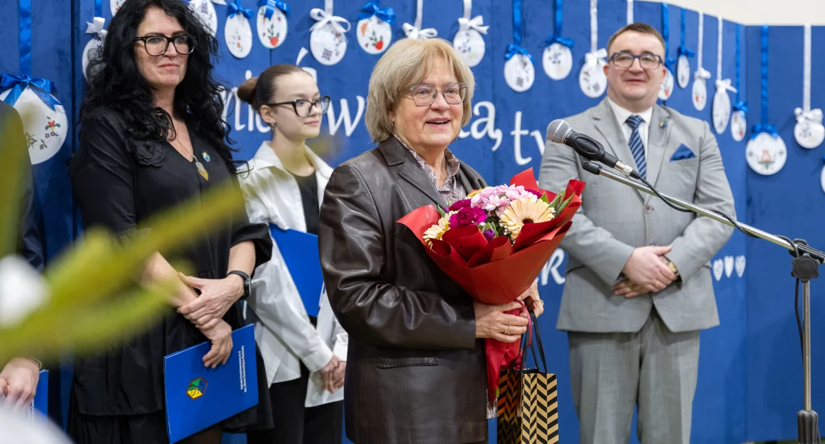 Edukacja, Jubileusz lecia nadania imienia Szkole Podstawowej Świeciu były wyjątkowe uroczystości [ZDJĘCIA] - zdjęcie, fotografia
