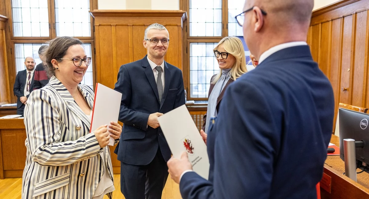 Na fotografii zastępców wójta gminy Świekatowo Marcin Bielicki