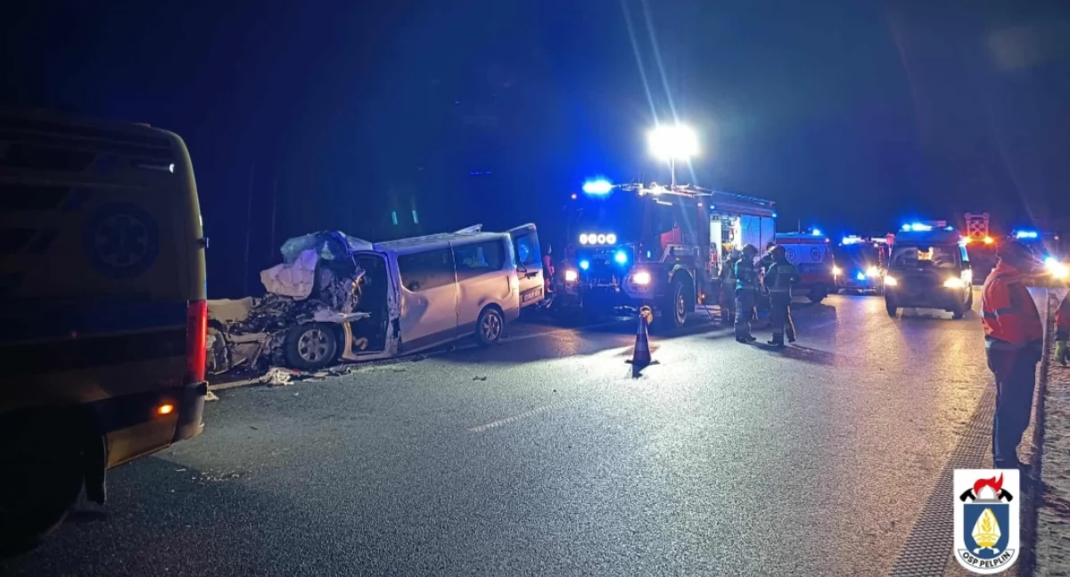 Wypadek drogowy, Poważny wypadek pomiędzy węzłami Kopytkowo Pelplin Autostrada była zablokowana - zdjęcie, fotografia