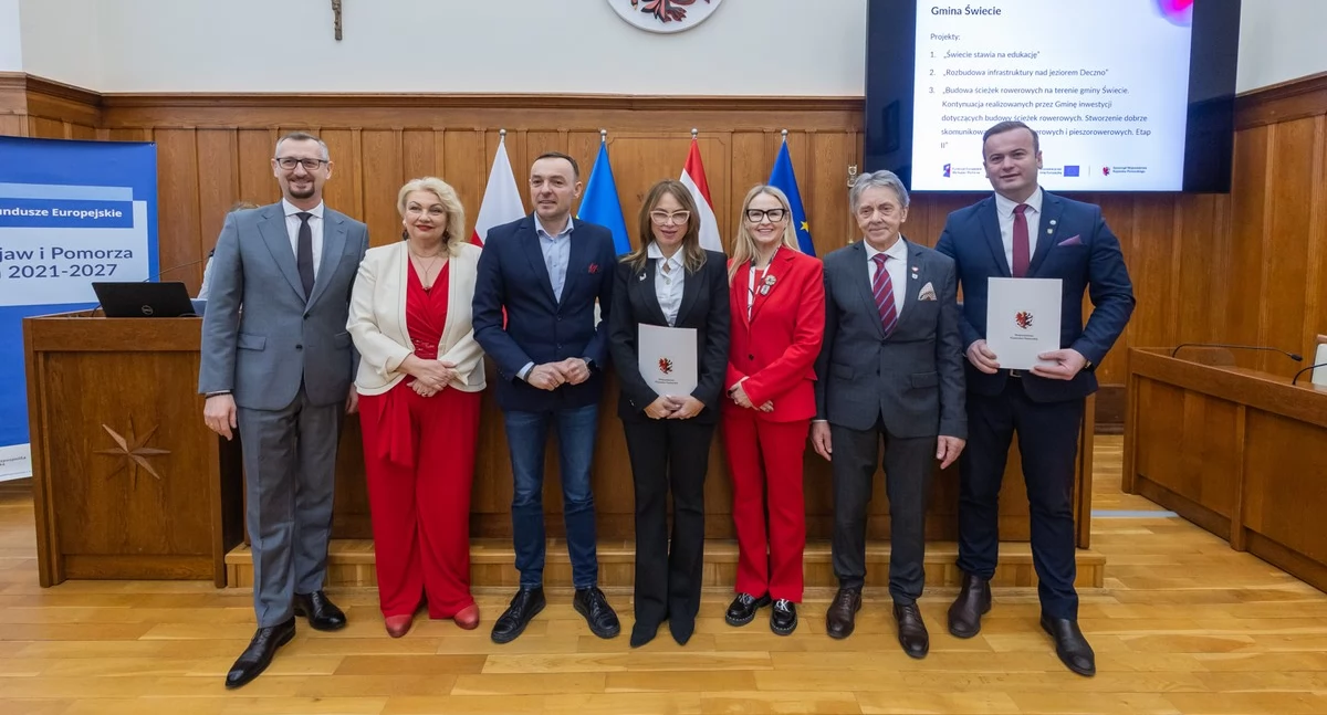 Inwestycje, Sypnęło pieniędzmi Gminy Świecie Wielomilionowe wsparcie! - zdjęcie, fotografia